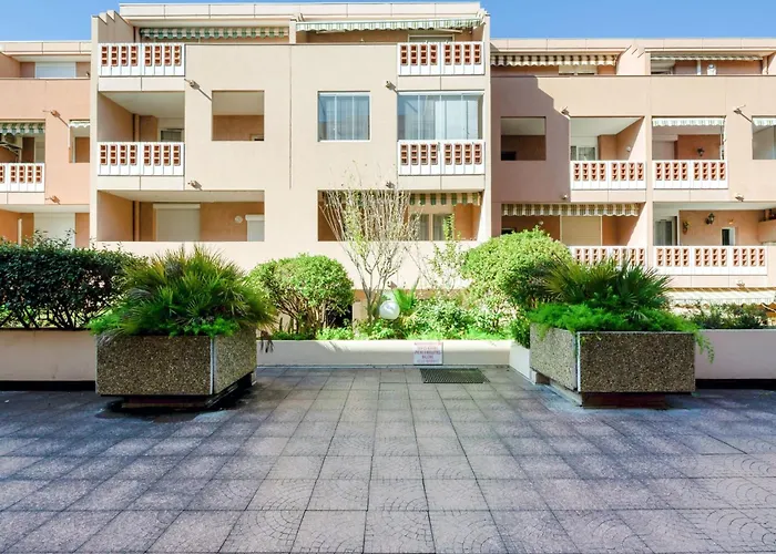 Regina-15 By Interhome